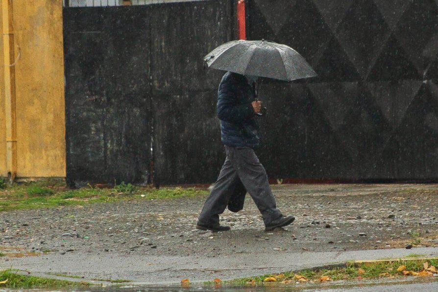 Últimas 24 horas: 12,4 milímetros de lluvia y vientos que han sobrepasado los 70 km/h afectan a la Región de Ñuble