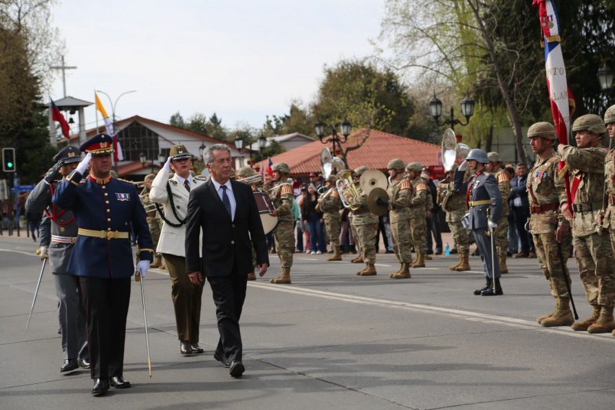DELEGADO PRESIDENCIAL REGIONAL, RODRIGO GARCÍA, ENCABEZÓ PARADA MILITAR EN CHILLÁN VIEJO