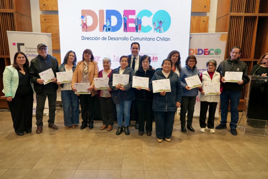 Autoridades destacan egreso de 117 adultos mayores del Programa Vínculos en Chillán