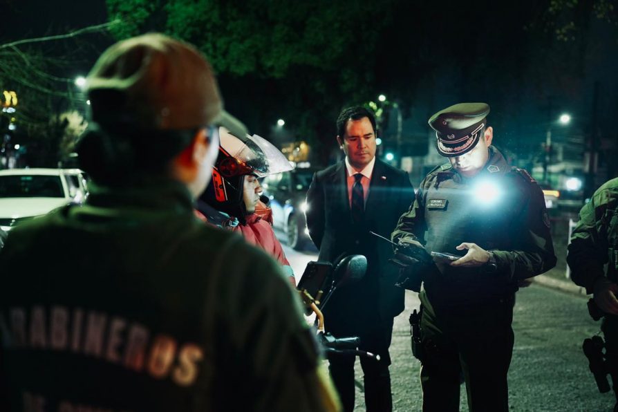 Gobierno y Carabineros refuerzan el control de calles y recuperación de espacios públicos con más de 200 controles y fiscalizaciones