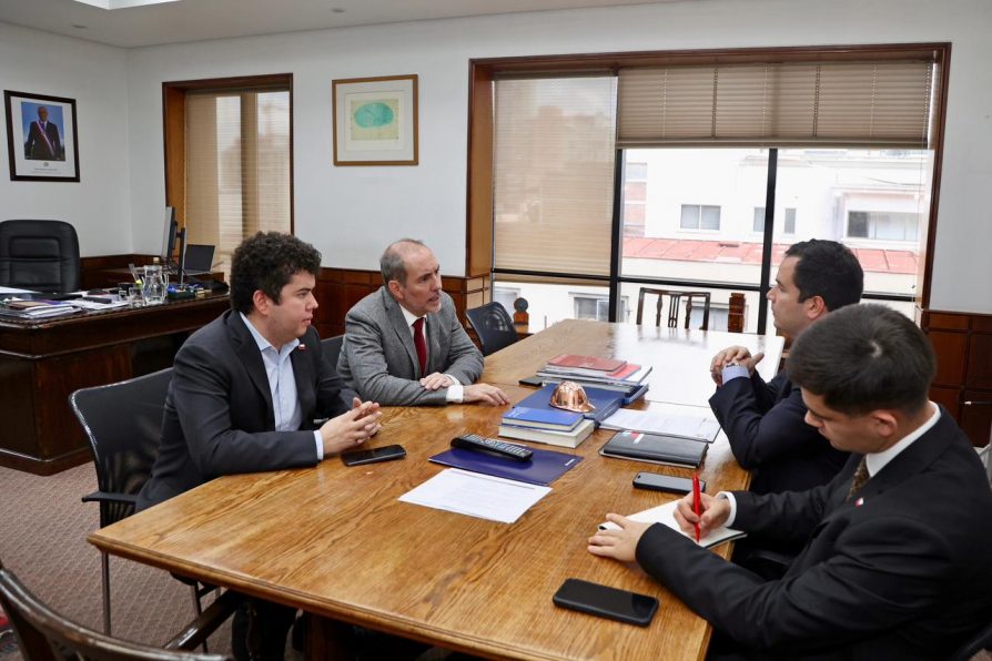 Delegado Presidencial se reúne con Ministro de Transportes para impulsar regreso del tren Chillán – San Carlos