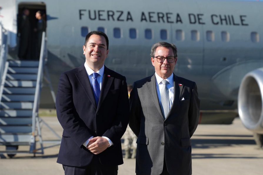 Ministro de Defensa visita Ñuble y sostiene reunión con el Delegado Presidencial