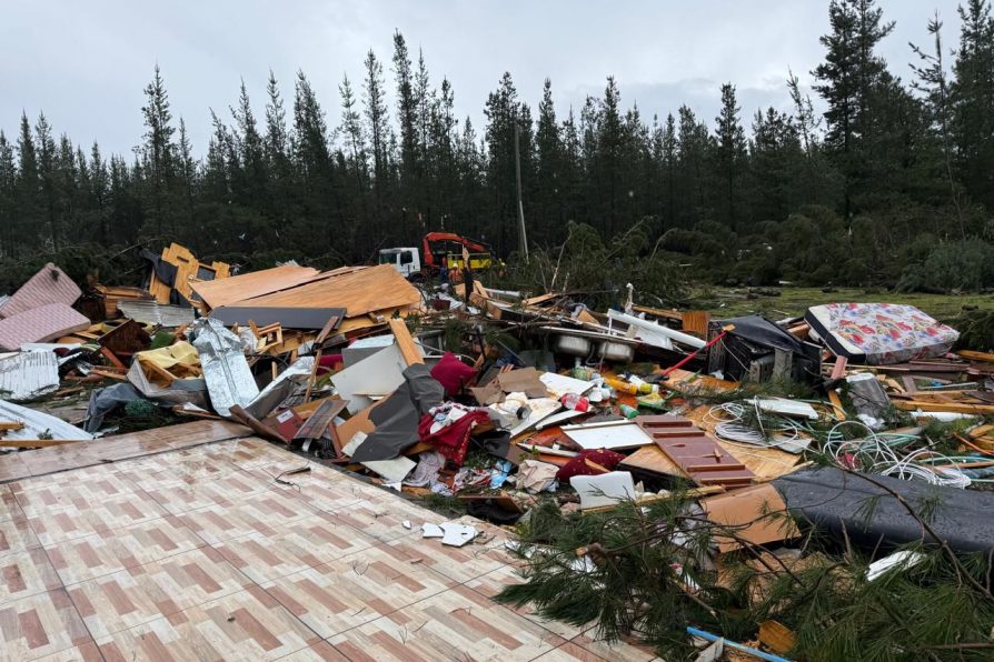 Delegado Presidencial se despliega en Yungay tras afectaciones por tornado que deja, hasta el momento, 27 viviendas afectadas